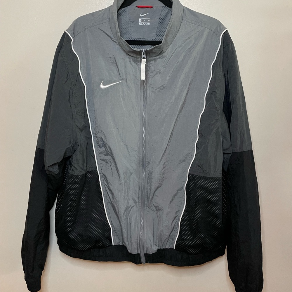 Nike Throwback Woven Windbreaker (XL)